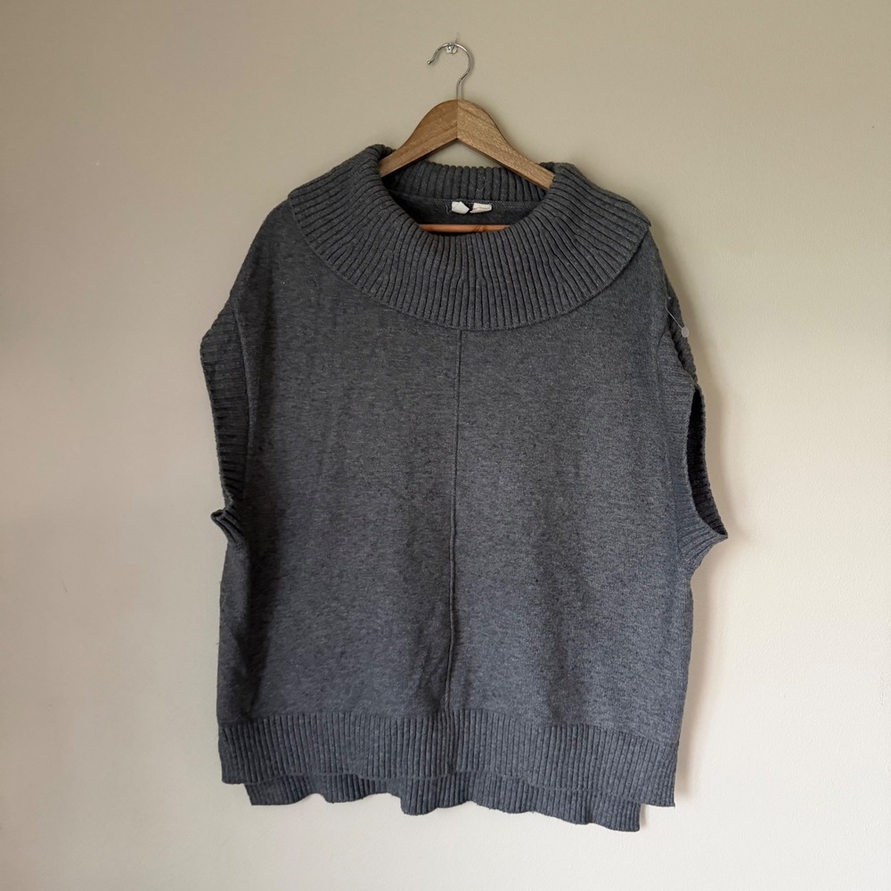 Anthropologie Moth Grey Turtleneck Cowl Neck Sleeveless Poncho Size Medium